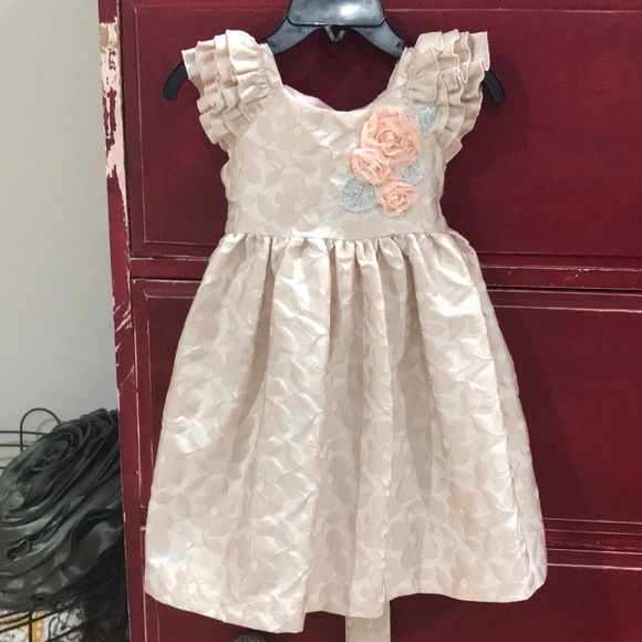 Toddler dress - Picture 1 of 3